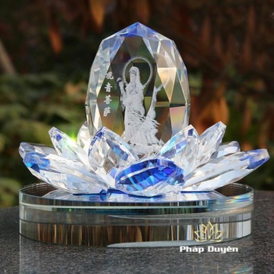 Tượng Ngài Quan Âm In Chìm Pha Lê, Để Xe Hơi, Để Bàn Làm Việc, Cao 9cm