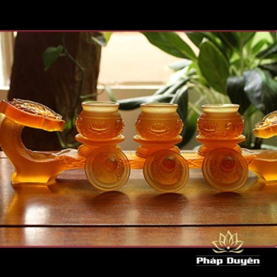 Alternative view of Bộ 3 Chén Nước Lưu Ly Mầu Vàng Cao 9cm, Đế Như Ý