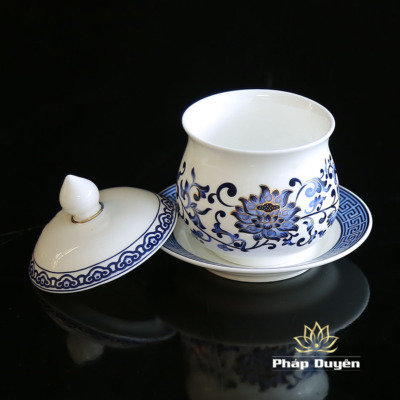 Alternative view of Chén Nước Thờ Sứ Trắng Hoa Sen Xanh, Nhiều Kích Cỡ