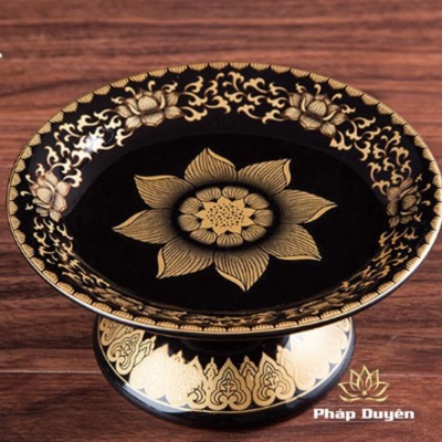 Alternative view of Đĩa Thờ (Mâm Bồng) Gốm Màu Đen Hoa Sen Vàng, Nhiều Kích Cỡ