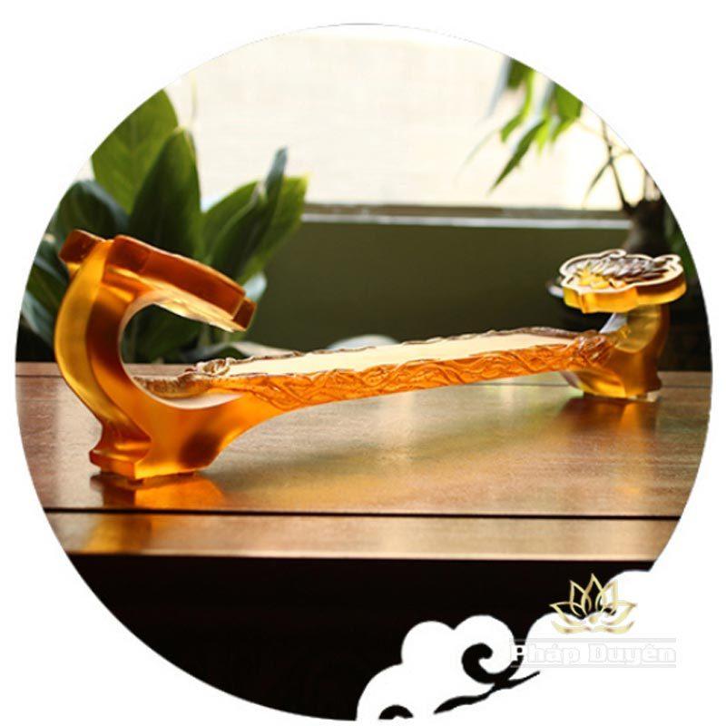 Đế Như Ý Đặt Chén Nước Thờ Bằng Lưu Ly Mầu Vàng, Dài 36cm - Ảnh 3