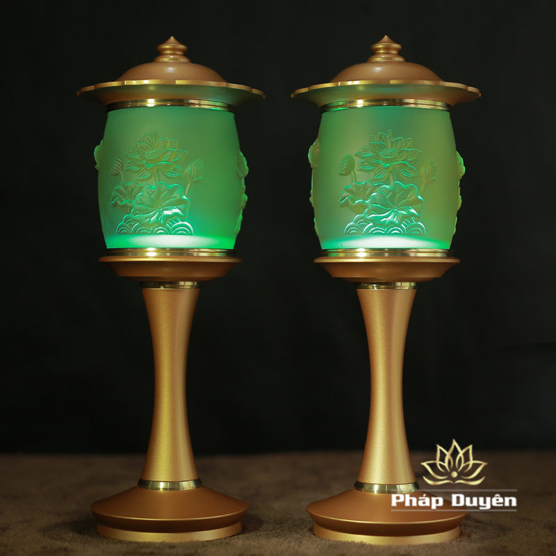 Đôi Đèn Thờ Lưu Ly Hòa Phong Chạm Hoa Sen Nổi Chân Đồng, Cao 38cm - Ảnh 3