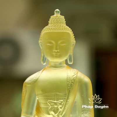 Alternative view of Tượng Dược Sư Lưu Ly Bằng Lưu Ly Bảy Màu Cao Cấp, Để Xe Hơi, Để Bàn Làm Việc, Cao 11.5cm,