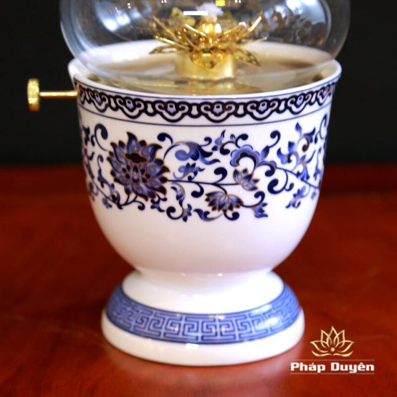 Đèn Dầu Sứ Trắng Hoa Sen Xanh, Cao 15cm, 18cm - Ảnh 3