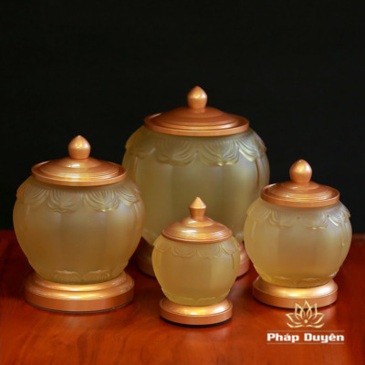 Alternative view of Chén Lưu Ly Viền Hoa, Đế Đồng Vàng, Nhiều Kích Cỡ