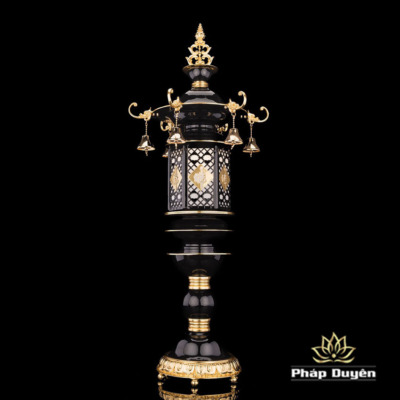 Alternative view of Đôi Đèn Đa Diện Chóp Bảo Tháp Sơn Đen Viền Vàng, Cao 101cm