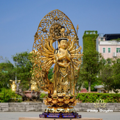 Alternative view of Tượng Thiên Thủ Thiên Nhãn Đứng Đài Sen Đế Bát Giác Bằng Đồng Dát Vàng, Kích Thước 58cm x 58cm x 140cm (Tổng Lá Đề 162cm)