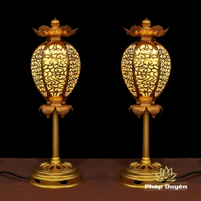 Alternative view of Đôi Đèn Lồng Để Bàn Bằng Hợp Kim Mạ Vàng, Cao 40 cm
