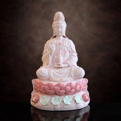 Tượng Quan Âm Bồ Tát Ngồi, Bằng Sứ, Màu Hồng, Nhiều Kích Thước