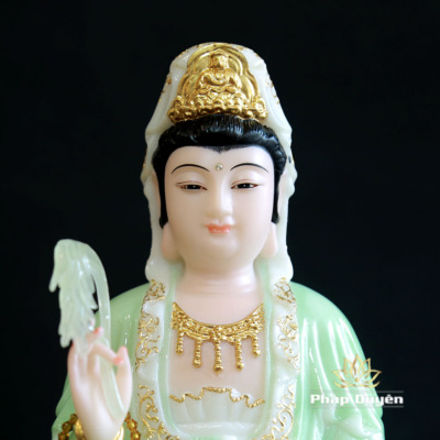 Alternative view of Tượng Quan Âm Bồ Tát Ngồi Đài Sen, Bằng Bột Đá Xanh Trắng Viền Vàng, Cao 30cm (Không Đế)