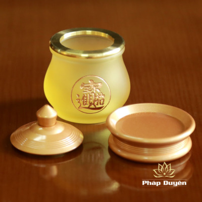 Alternative view of Chén Chiêu Tài Đế Đồng Vàng