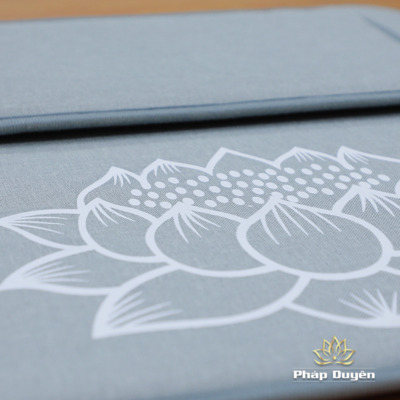 Alternative view of Bộ Đệm Thiền Lễ Phật Tụng Kinh In Hoa Sen, Dày 2cm, Màu Xám, Kích Thước 60cmx60cm, 70cmx70cm