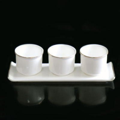 Bộ Kỷ 3 Chén Nước Bằng Sứ Trắng Viền Vàng