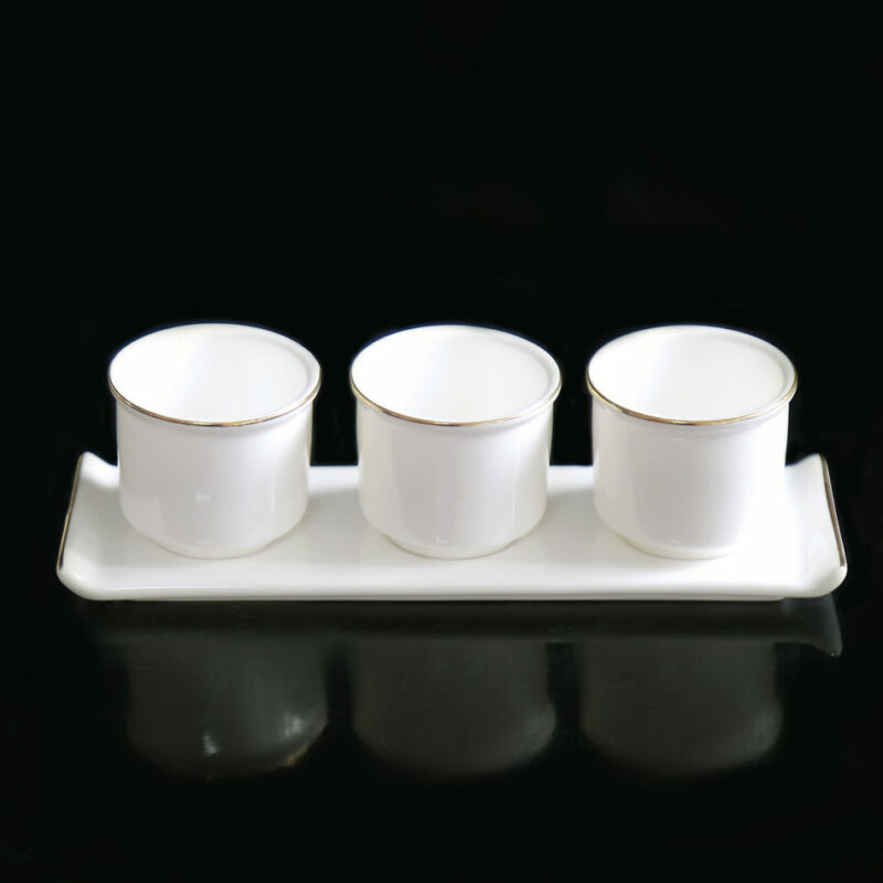 Bộ Kỷ 3 Chén Nước Bằng Sứ Trắng Viền Vàng