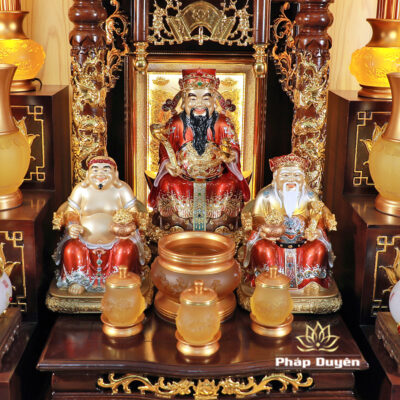 Góc chụp khác của Bộ Ban Thờ Thần Tài Thổ Địa Đầy Đủ, Song Long Cổ Tự 12 Mái, Gỗ Hương Màu Óc Chó Dát Vàng, Kích Thước 97*97*125cm