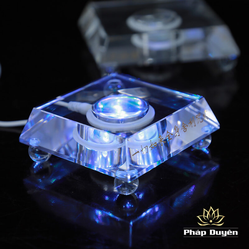 Đế LED Đổi Màu Vuông Pha Lê Thuỷ Tinh Khắc Chữ, Nhiều Cỡ - Ảnh 5