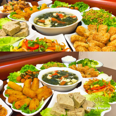 Alternative view of Mâm Chay Thịnh Vượng (nguyên liệu) - Nấm Hàu, Nem Hải Sản, Chả Quế, Canh Rong Biển, Xiên Móc Mật