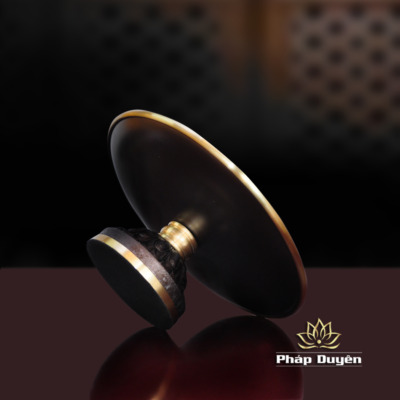 Alternative view of Đĩa Thờ (Mâm Bồng) Bằng Đồng Đen Sơn Sần, Đường Kính 20-23cm