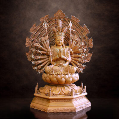Tượng Thiên Thủ Thiên Nhãn (Nghìn Tay Nghìn Mắt) Ngồi, Bằng Gỗ Hương Chương (Long Não), Cao 55cm (Tổng 62cm)