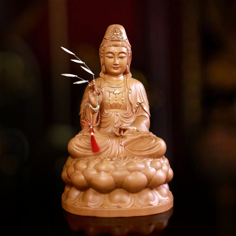 Tượng Bồ Tát Quan Âm Ngồi, Đế Sen Ba Tầng, Chất Liệu Gỗ Long Não, Cao 30cm