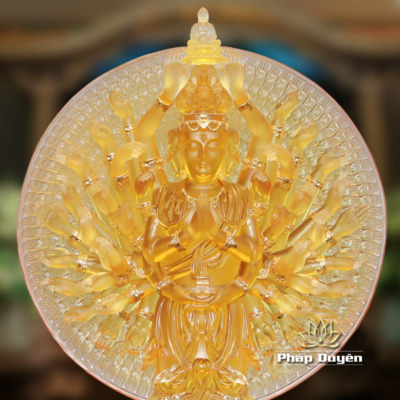 Alternative view of Tượng Thiên Thủ Thiên Nhãn Đứng Lưu Ly Dát Vàng 998, Màu Vàng, Cao 68cm