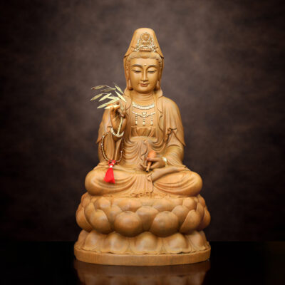 Tượng Bồ Tát Quan Âm, Gỗ Hương Chương (Long Não) Điểm Vàng, Nhiều Kích Thước